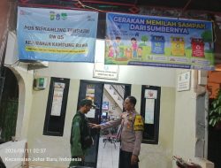 Dini Hari, Bhabinkamtibmas Sambangi Poskamling Kampung Rawa, Warga Diajak Waspada Curanmor